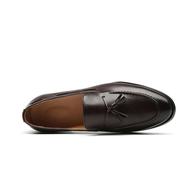 Men's Tassel Loafers with Smooth Upper and Sleek Tassel Detailing