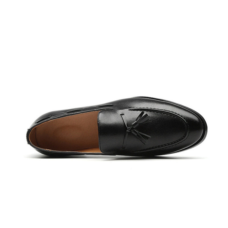 Men's Tassel Loafers with Smooth Upper and Sleek Tassel Detailing