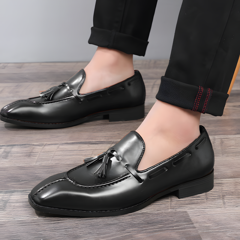 Classic Men's Tassel Loafers with Modern Comfort