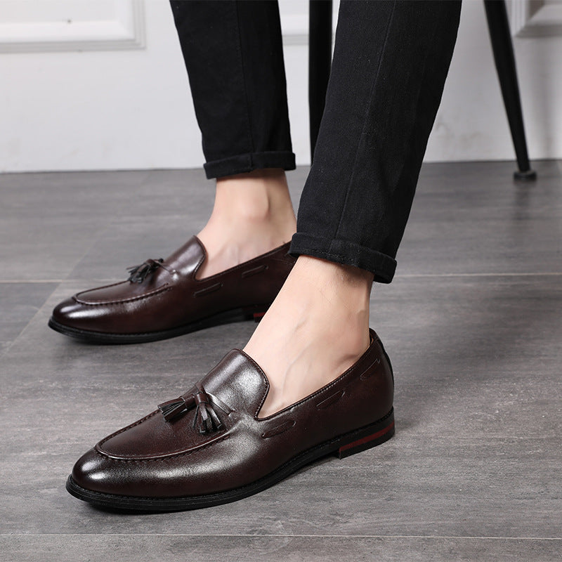 Men's Tassel Loafers with Smooth Upper and Sleek Tassel Detailing